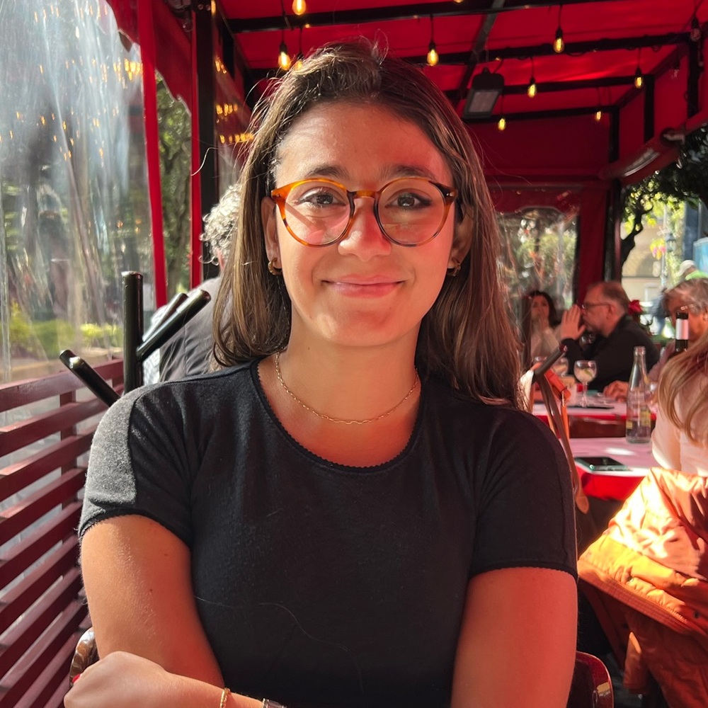 Meet your Posher, Mia